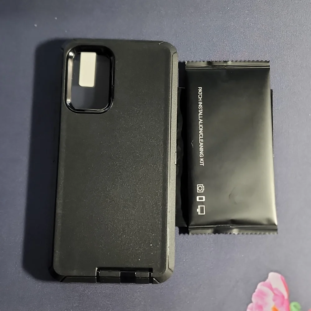 Samsung Galaxy A72, New Case w/screen protector black